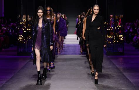 sfilata versace 23 febbraio|PRIMAVERA.